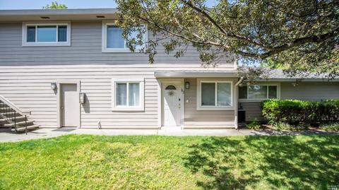 102 Tahoe Cir, Novato, CA 94947 photo 2