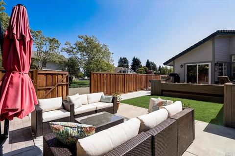 1 Gregory Ct, Petaluma, CA 94954 photo 5