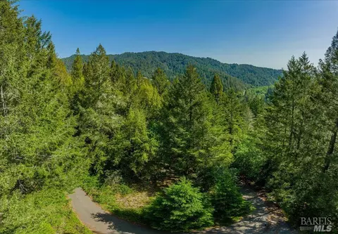 124 Marigold Ln, Forestville, CA 95436