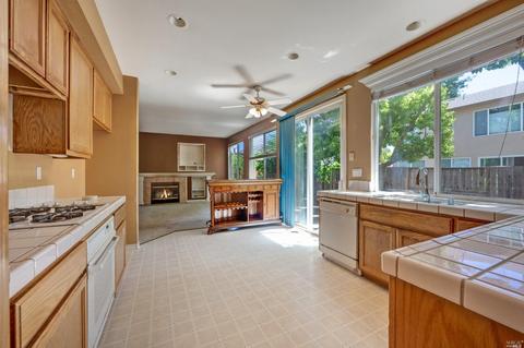 502 Peppertree Dr, Windsor, CA 95492 photo 7