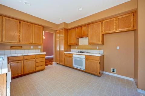 502 Peppertree Dr, Windsor, CA 95492 photo 9
