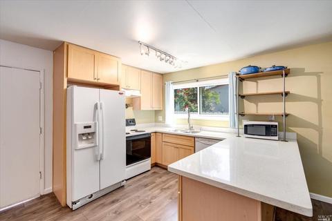 754 Normandy Ct, Fairfield, CA 94533 photo 7