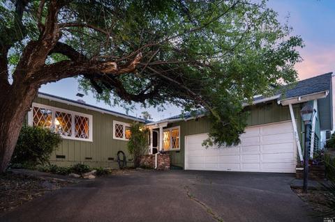 35 Mission Dr, Petaluma, CA 94952 photo 1