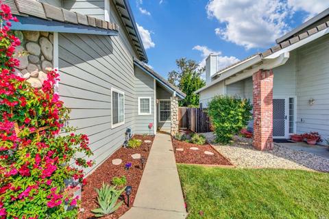 454 Regency Cir, Vacaville, CA 95687 photo 3