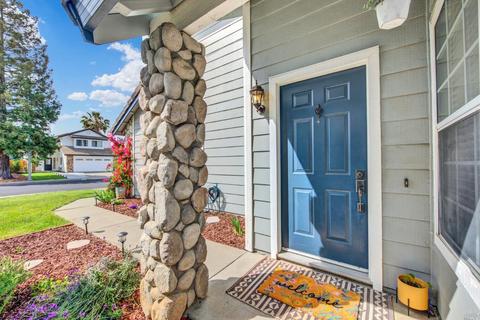 454 Regency Cir, Vacaville, CA 95687 photo 4