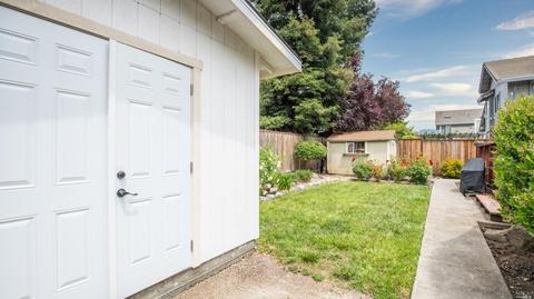 2186 Saint Augustine Cir, Petaluma, CA 94954 photo 45