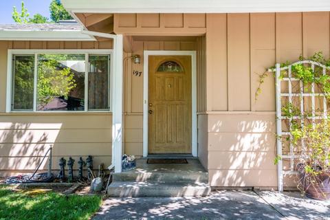 197 Cresta Dr, Ukiah, CA 95482 photo 4