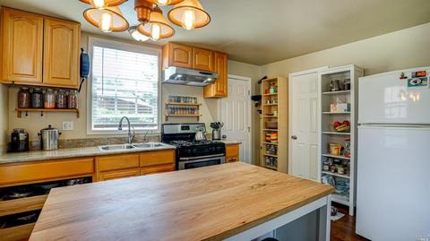 411 E 1st St, Cloverdale, CA 95425 photo 16