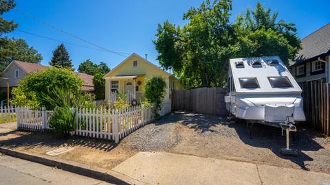 411 E 1st St, Cloverdale, CA 95425 photo 6