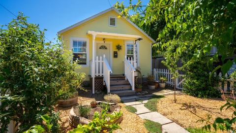 411 E 1st St, Cloverdale, CA 95425 photo 1