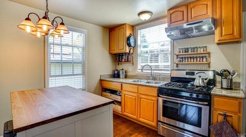 411 E 1st St, Cloverdale, CA 95425 photo 3