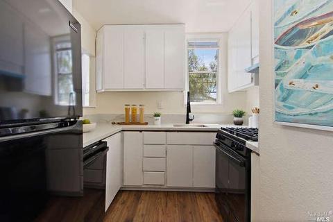 561 Grant St, Vallejo, CA 94590 photo 8