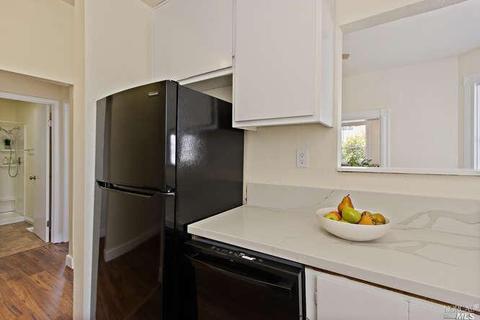 561 Grant St, Vallejo, CA 94590 photo 10