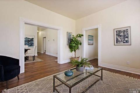 561 Grant St, Vallejo, CA 94590 photo 3