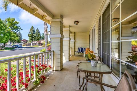 661 Leafhaven Ln, Windsor, CA 95492 photo 2