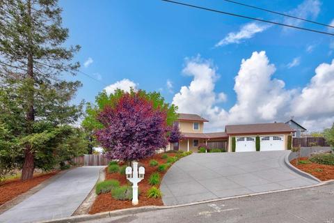892 Ruth Ct, Petaluma, CA 94952 photo 2