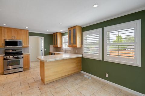 892 Ruth Ct, Petaluma, CA 94952 photo 10