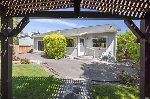 1040 Hampshire Ln, Windsor, CA 95492 photo 9