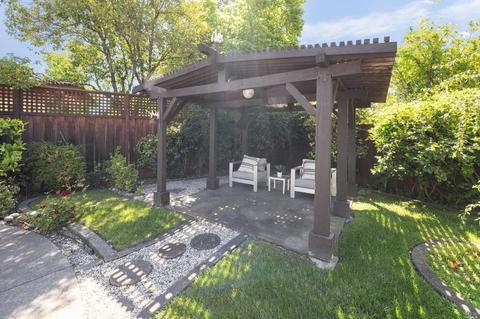 1040 Hampshire Ln, Windsor, CA 95492 photo 6