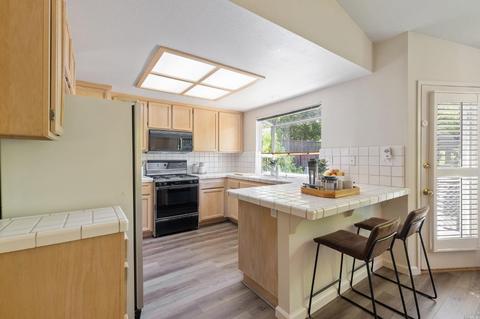 1040 Hampshire Ln, Windsor, CA 95492 photo 19