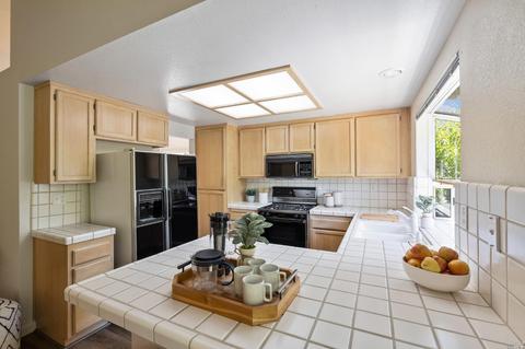 1040 Hampshire Ln, Windsor, CA 95492 photo 21
