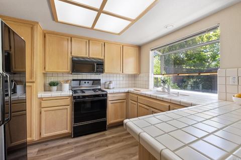 1040 Hampshire Ln, Windsor, CA 95492 photo 20