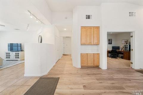 6289 Pebble Beach Dr, Vallejo, CA 94591 photo 9