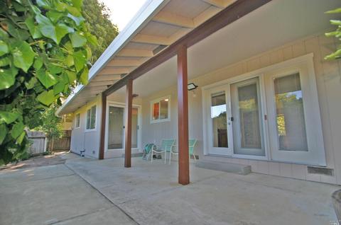 81 Vineyard Cir, Sonoma, CA 95476 photo 4