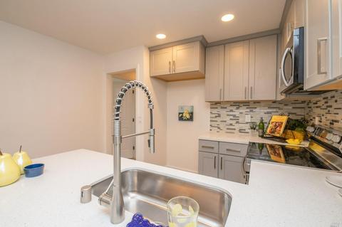2049 Falcon Dr, Fairfield, CA 94533 photo 1