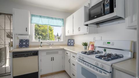 215 San Marino Ave, Vallejo, CA 94589 photo 8
