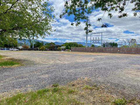 495 Gobbi St, Ukiah, CA 95482 photo 9