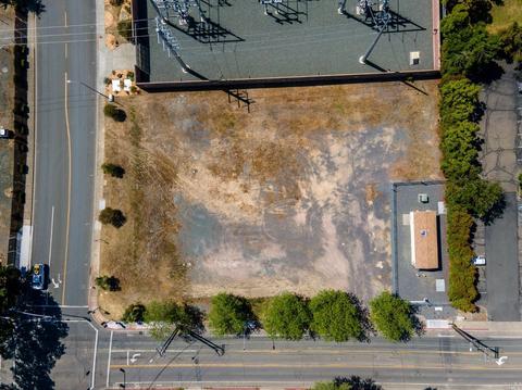 495 Gobbi St, Ukiah, CA 95482 photo 2