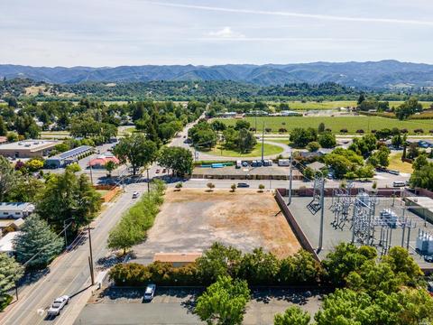 495 Gobbi St, Ukiah, CA 95482 photo 4
