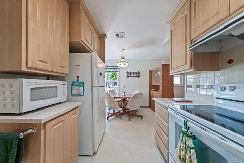 660 Russell St, Vallejo, CA 94591 photo 11
