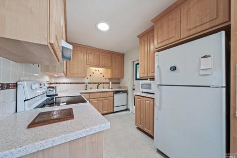 660 Russell St, Vallejo, CA 94591 photo 10