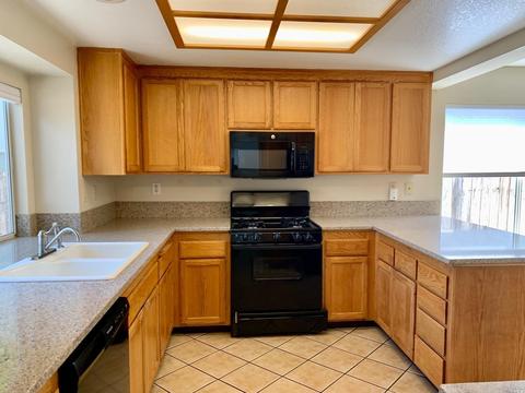 562 Monaco Cir, Cloverdale, CA 95425 photo 5
