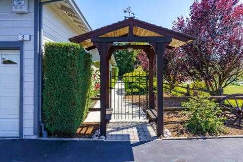 2 Loma Linda Dr, Cotati, CA 94931 photo 4