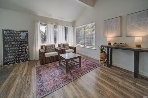 341 Freeway Dr, Napa, CA 94558 photo 2