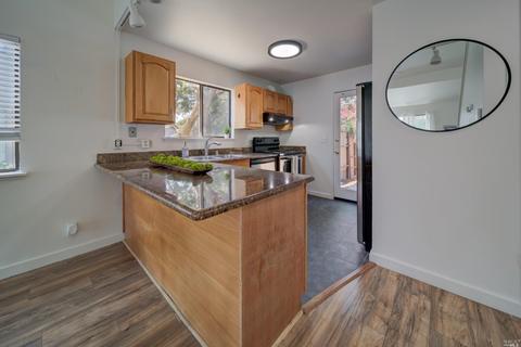 341 Freeway Dr, Napa, CA 94558 photo 18