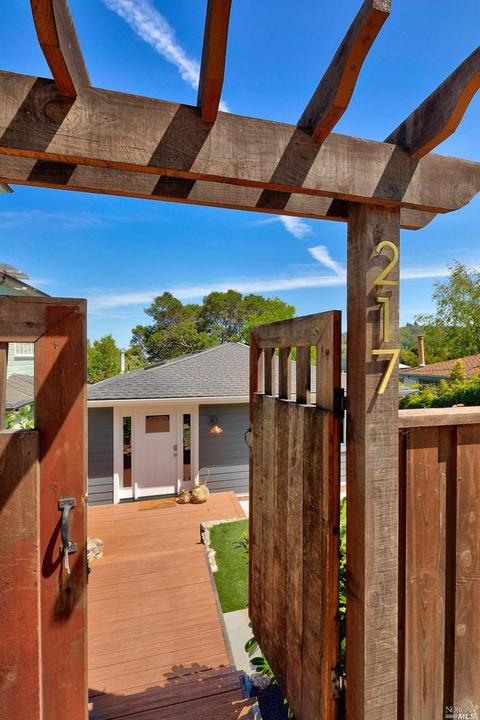 217 Beryl St, Mill Valley, CA 94941 photo 2