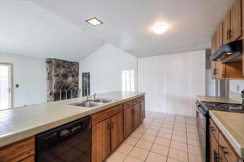 8399 Persimmon Pl, Newark, CA 94560 photo 23