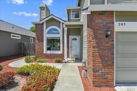 205 Breezewalk Dr, Vallejo, CA 94591 photo 2