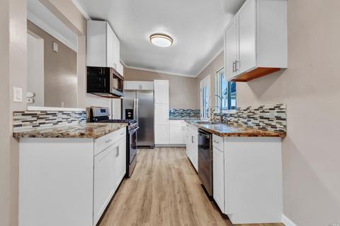 556 Lockwood Dr, Vallejo, CA 94591 photo 2