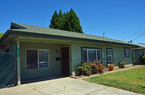 111 Dina St, Cloverdale, CA 95425 photo 1