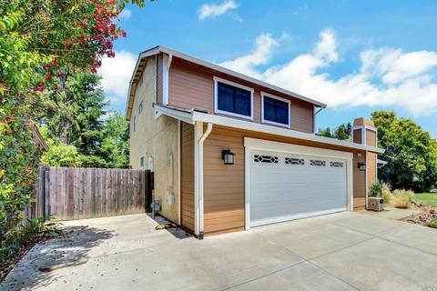 655 Hawk Dr, Vacaville, CA 95687 photo 3