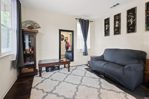 7295 Abbey Dr, Vallejo, CA 94591 photo 3