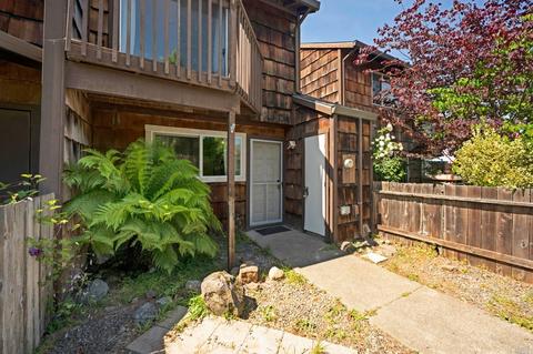 8124 Sunflower Dr, Cotati, CA 94931 photo 2