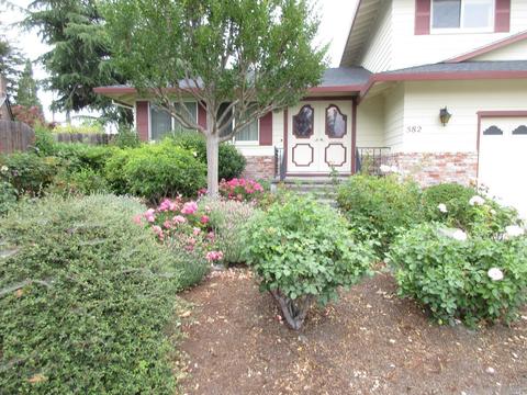 582 Este Madera Dr, Sonoma, CA 95476 photo 2