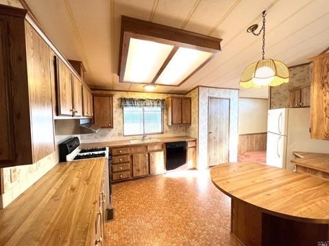 8029 Cliffrose St, Windsor, CA 95492 photo 2