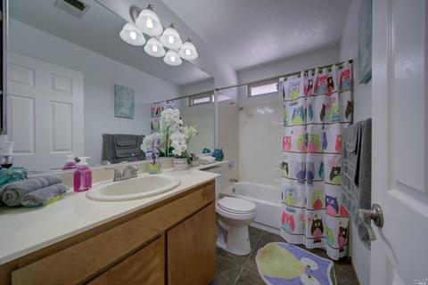 180 Zircon Ct, Vallejo, CA 94589 photo 35